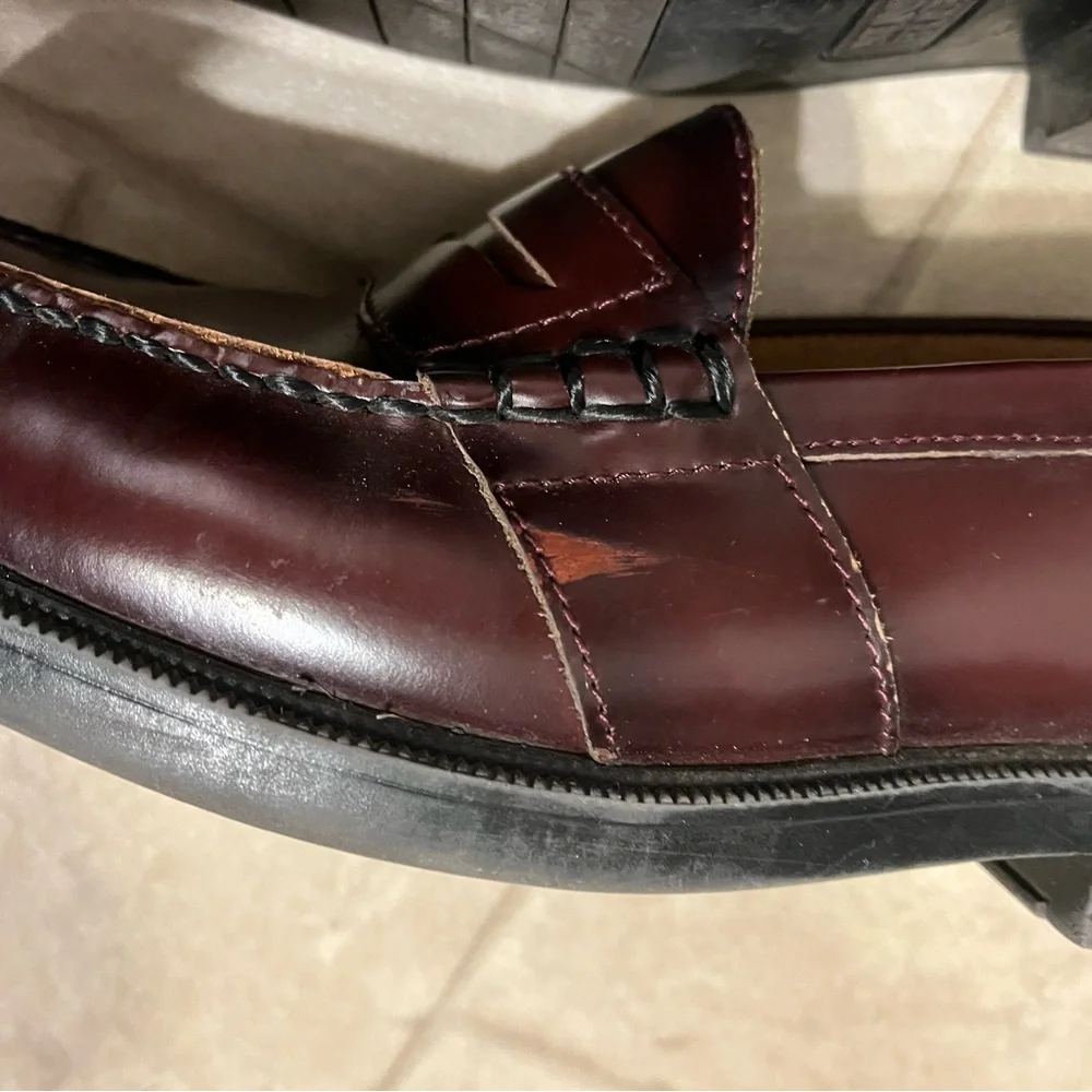 Men’s size 10 Nunn Bush brown leather penny loafers/slip-on shoes.